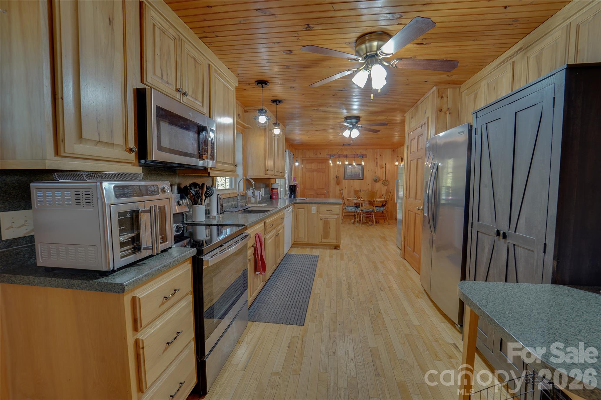 335 Icenhower Road Leicester, NC 28748 - Photo 4 of 29