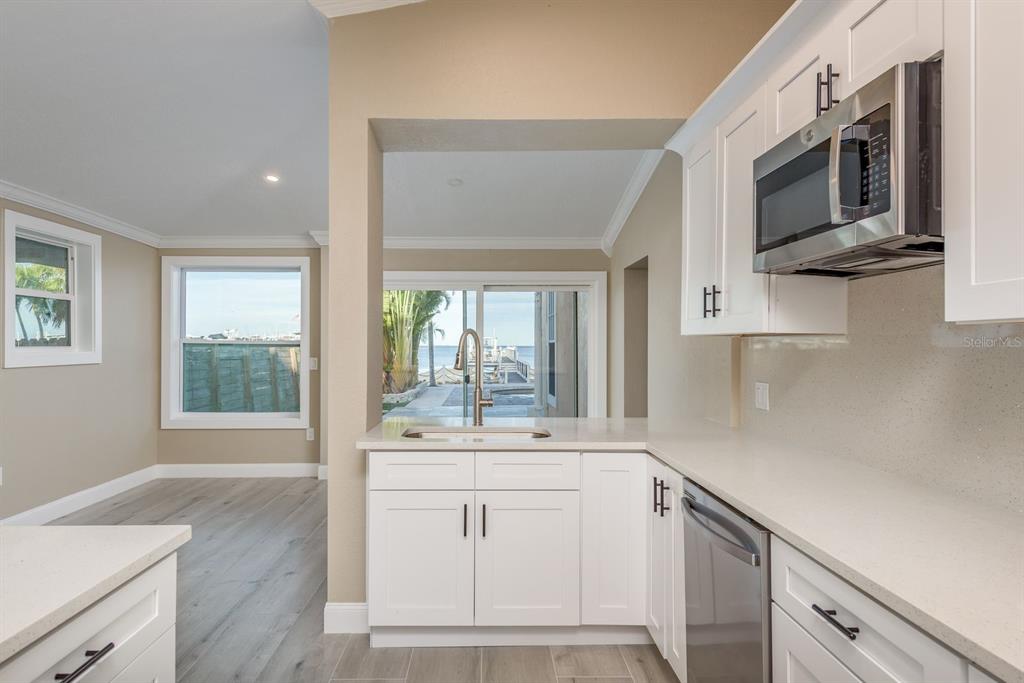 302 Shore Drive Palm Harbor, FL 34683 - Photo 6 of 71