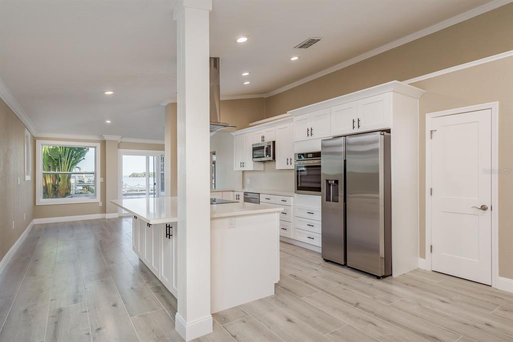 302 Shore Drive Palm Harbor, FL 34683 - Photo 8 of 71