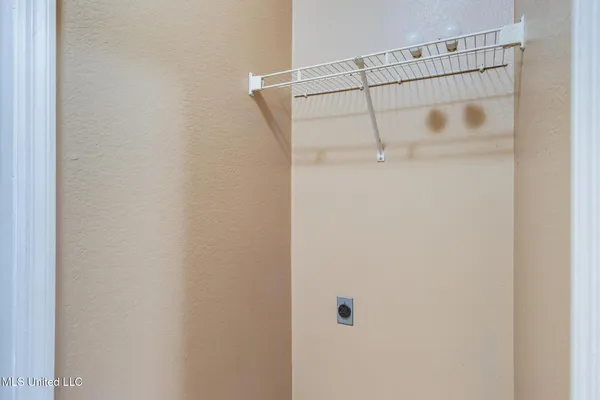 $1,465 | 6085 West Bolivar Street, Bay St. Louis, MS 39520