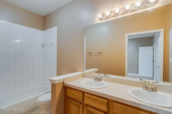 $1,465 | 6085 West Bolivar Street, Bay St. Louis, MS 39520