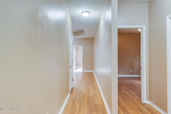 $1,465 | 6085 West Bolivar Street, Bay St. Louis, MS 39520