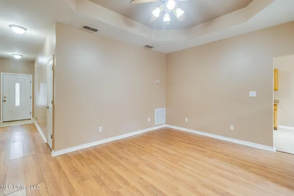 $1,465 | 6085 West Bolivar Street, Bay St. Louis, MS 39520