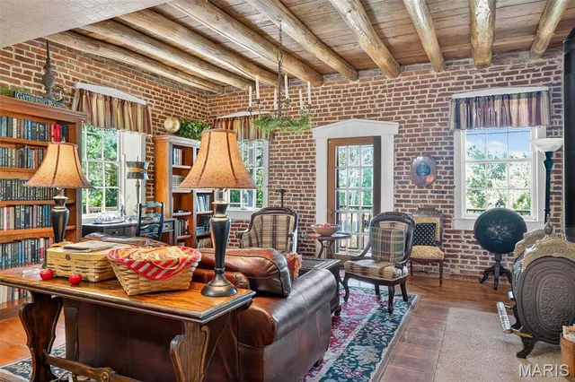 $900,000 | 5549 Main Street, Augusta, MO 63332