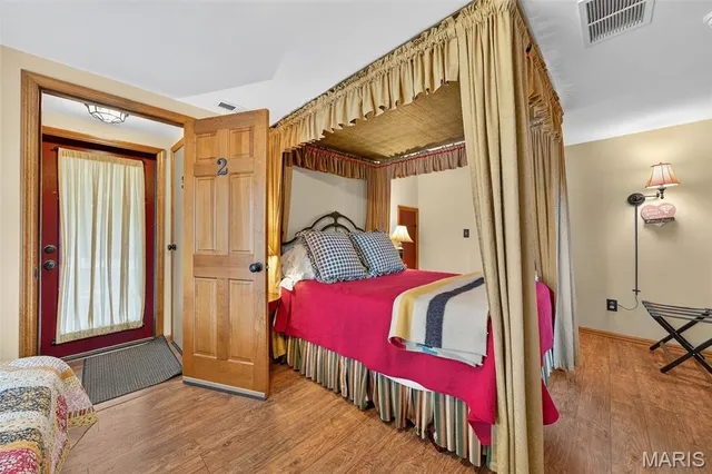 $900,000 | 5549 Main Street, Augusta, MO 63332