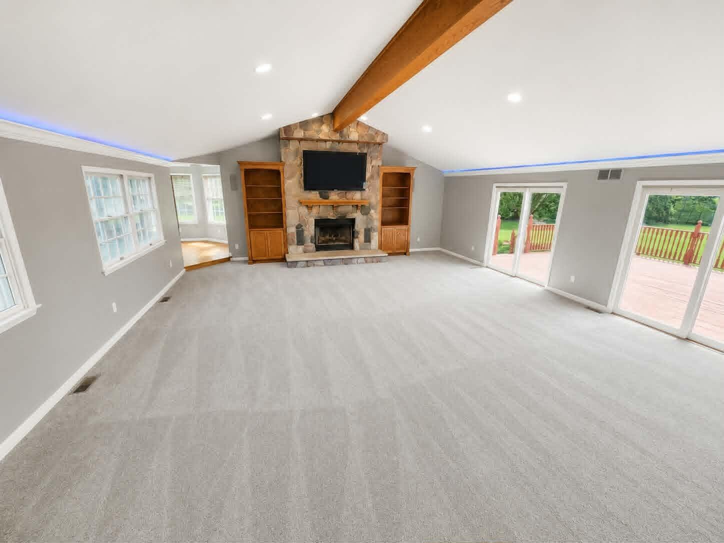 6640 Wolf Lake Road Jackson, MI 49201 - Photo 4 of 22 living room