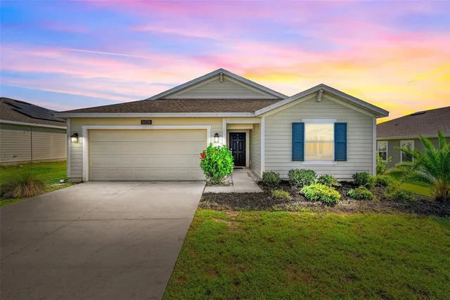 $360,000 | 5108 Tanzanite Dr Mount, Mount Dora, FL 32757