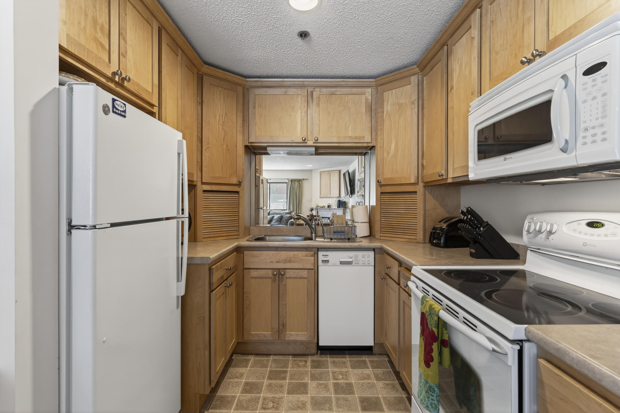 372 Skiway Road, Unit 2307 Newry, ME 04261 - Photo 5 of 19 372skiwayroadunit307-6