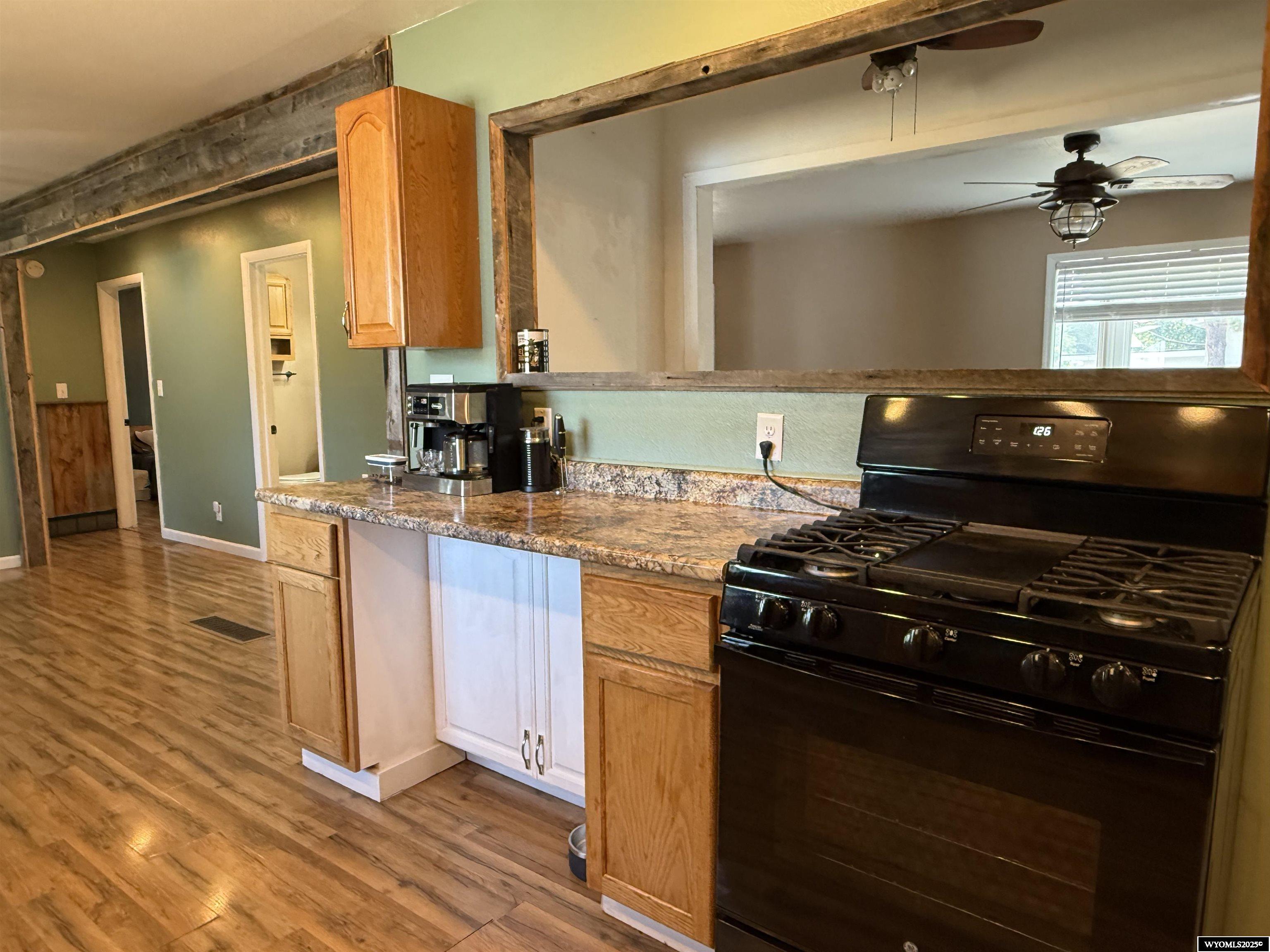 1302 Johnson Avenue Thermopolis, WY 82443 - Photo 11 of 36