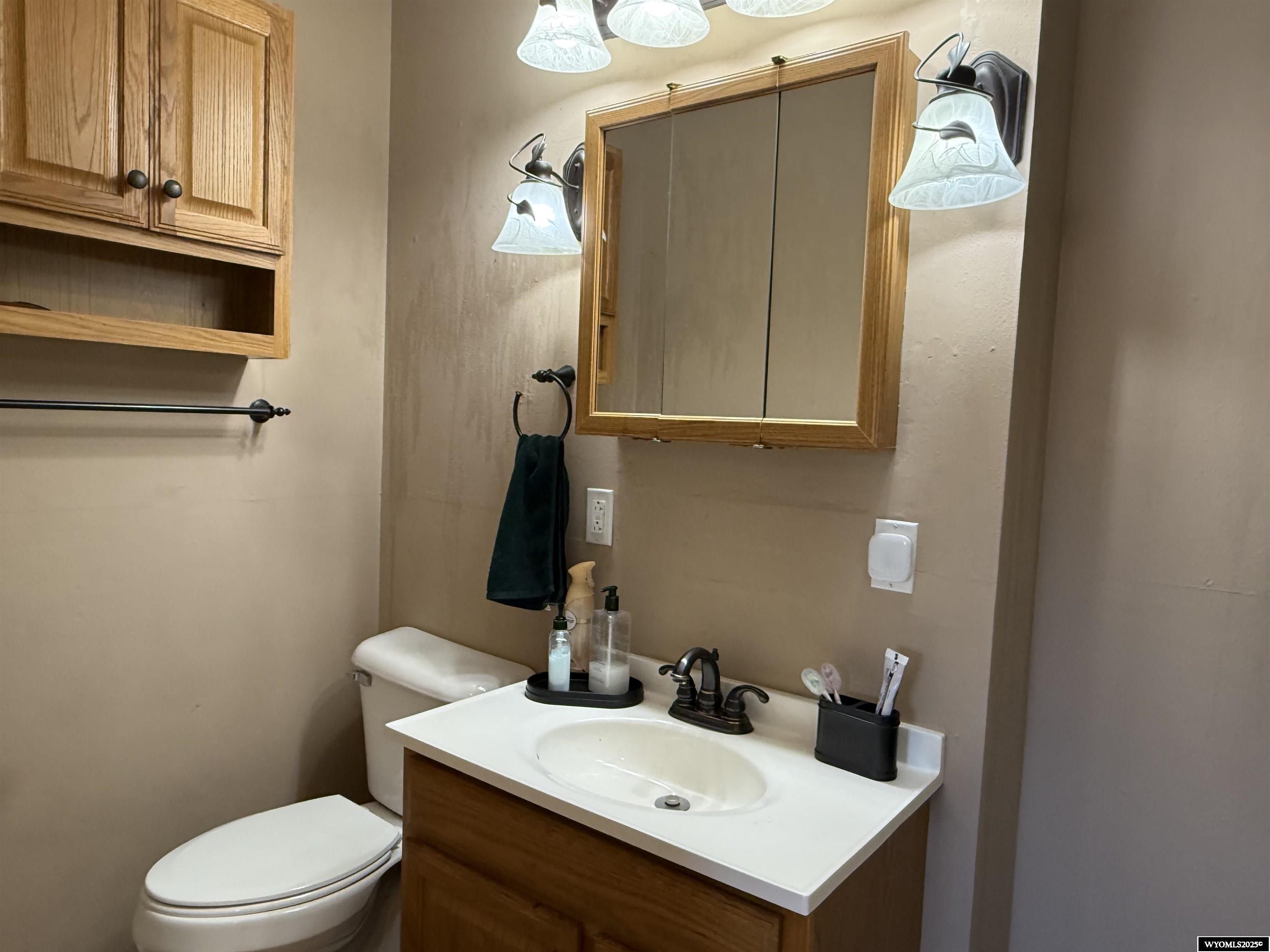 1302 Johnson Avenue Thermopolis, WY 82443 - Photo 12 of 36