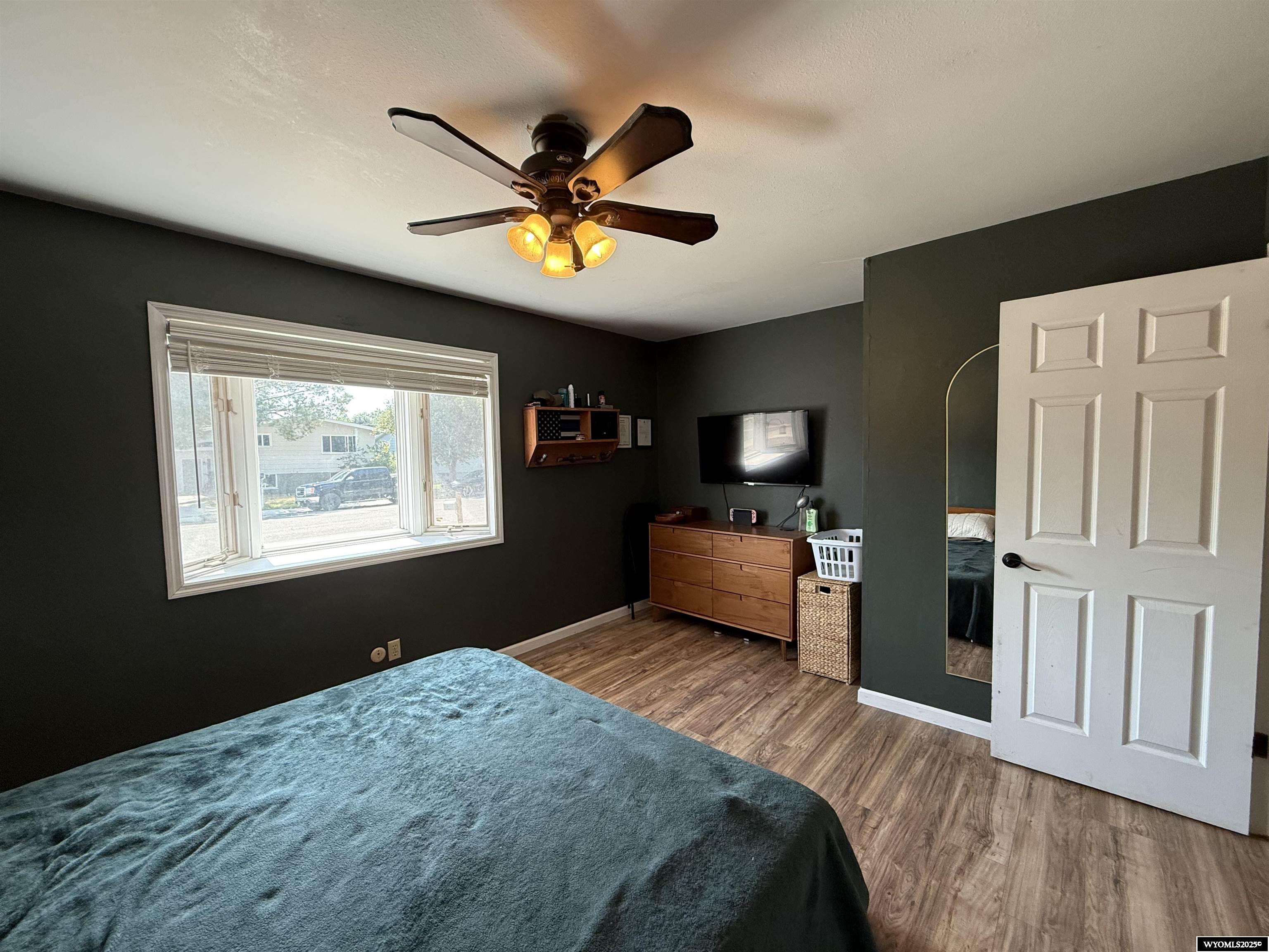 1302 Johnson Avenue Thermopolis, WY 82443 - Photo 15 of 36