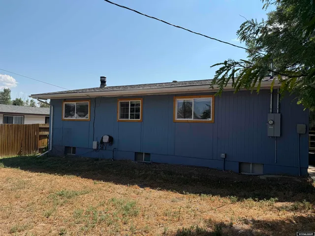 $280,000 | 1302 Johnson Avenue, Thermopolis, WY 82443