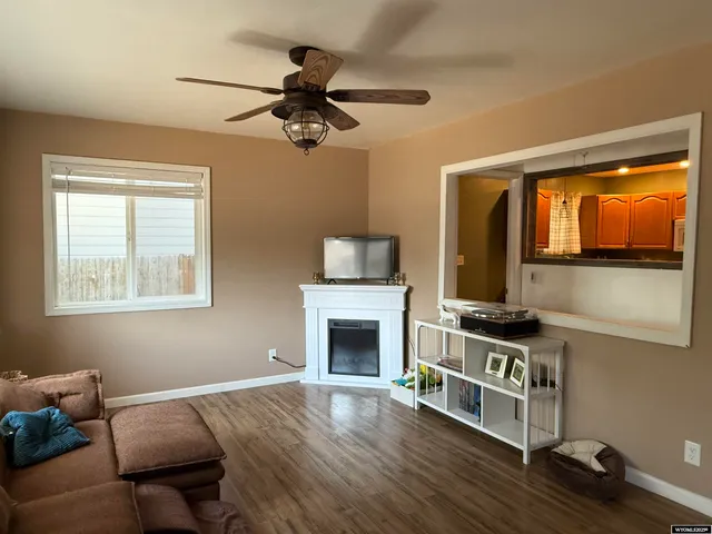 $280,000 | 1302 Johnson Avenue, Thermopolis, WY 82443