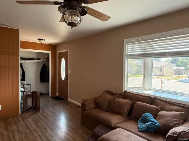 $280,000 | 1302 Johnson Avenue, Thermopolis, WY 82443