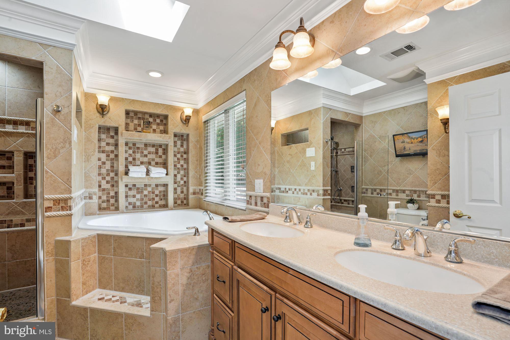 6620 Newington Road Lorton, VA 22079 - Photo 18 of 57 Jetted Bath Tub, Heated Floors, Dual Sinks