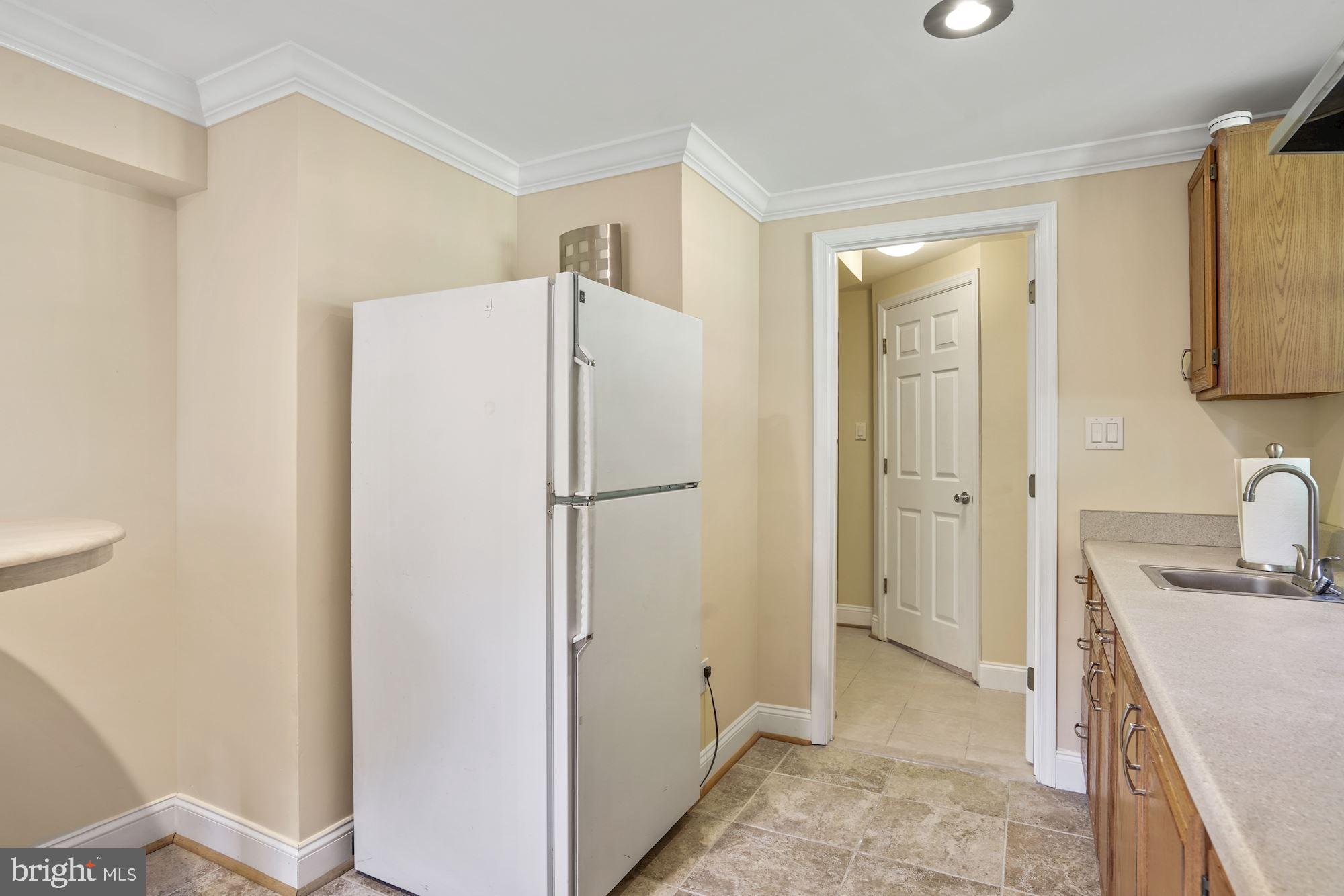 6620 Newington Road Lorton, VA 22079 - Photo 39 of 57 Eat In Space in Lower Level Kitchenette