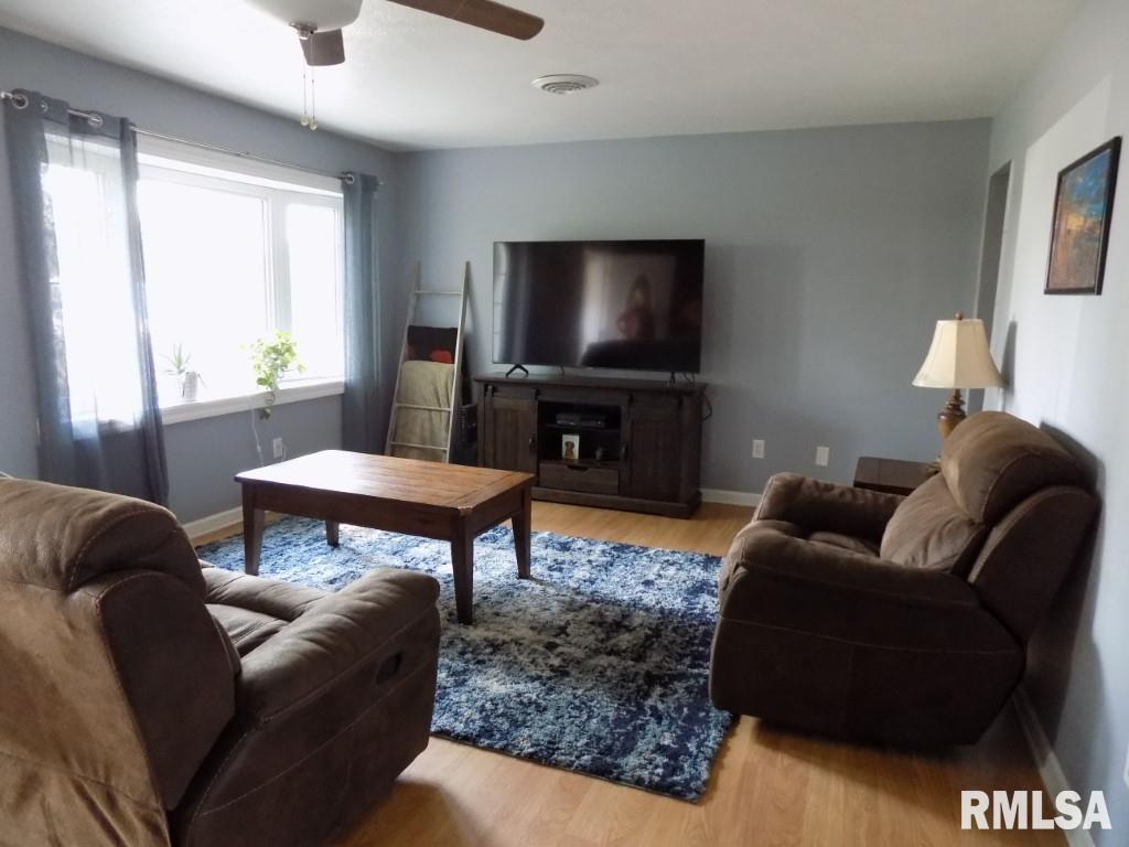 2272 Hazlett Road Springfield, IL 62707 - Photo 3 of 31 Gallery Image 3