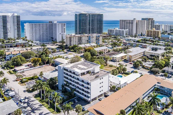 $199,500 | 3212 Northeast 12th Street, Unit 502, Pompano Beach, FL 33062