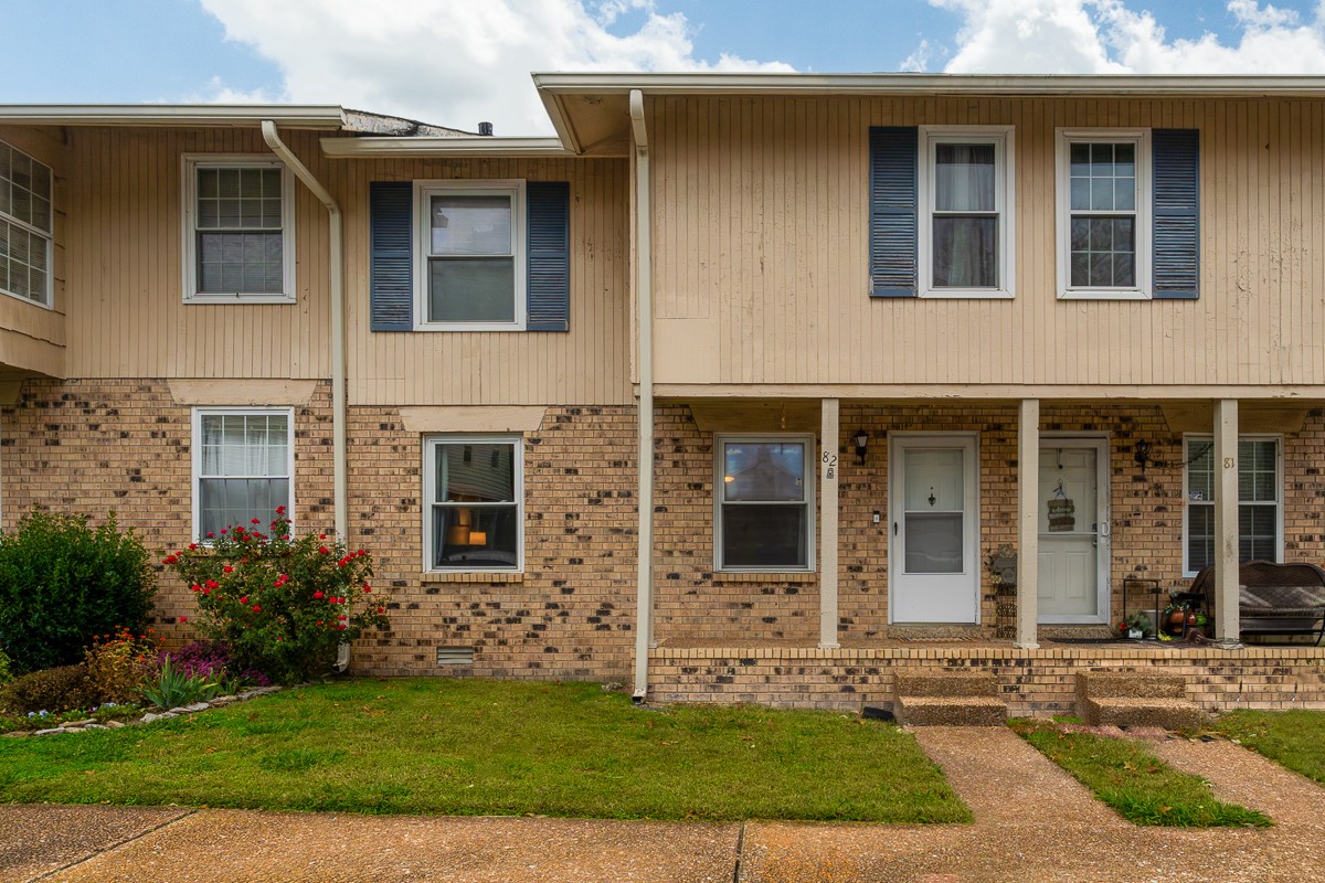 4000 Anderson Road, Unit 82 Nashville, TN 37217 - Photo 1 of 30 a brick house that has a lots of windows in it