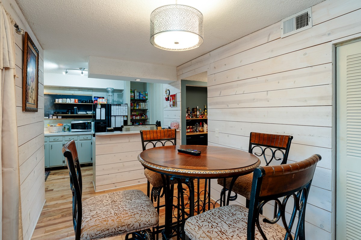 4000 Anderson Road, Unit 82 Nashville, TN 37217 - Photo 13 of 30 a view of a dining room with furniture