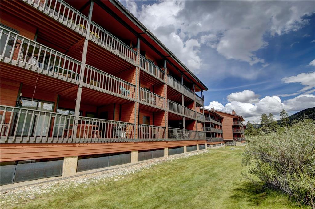 520 Bills Ranch Road, Unit 173 Frisco, CO 80443 - Photo 23 of 24 a balcony with lots of green space and plants