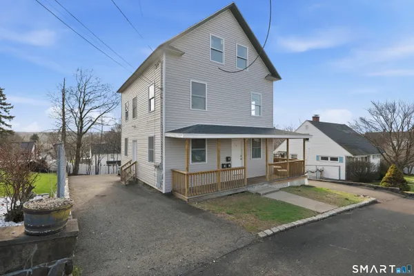$1,900 | 23 Dunn Avenue, Unit 2, Naugatuck, CT 06770