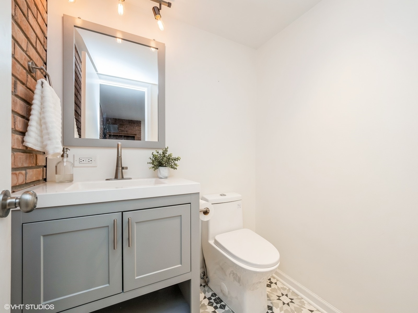 534 East Main Street Barrington, IL 60010 - Photo 7 of 12