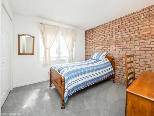 $299,900 | 534 East Main Street, Barrington, IL 60010