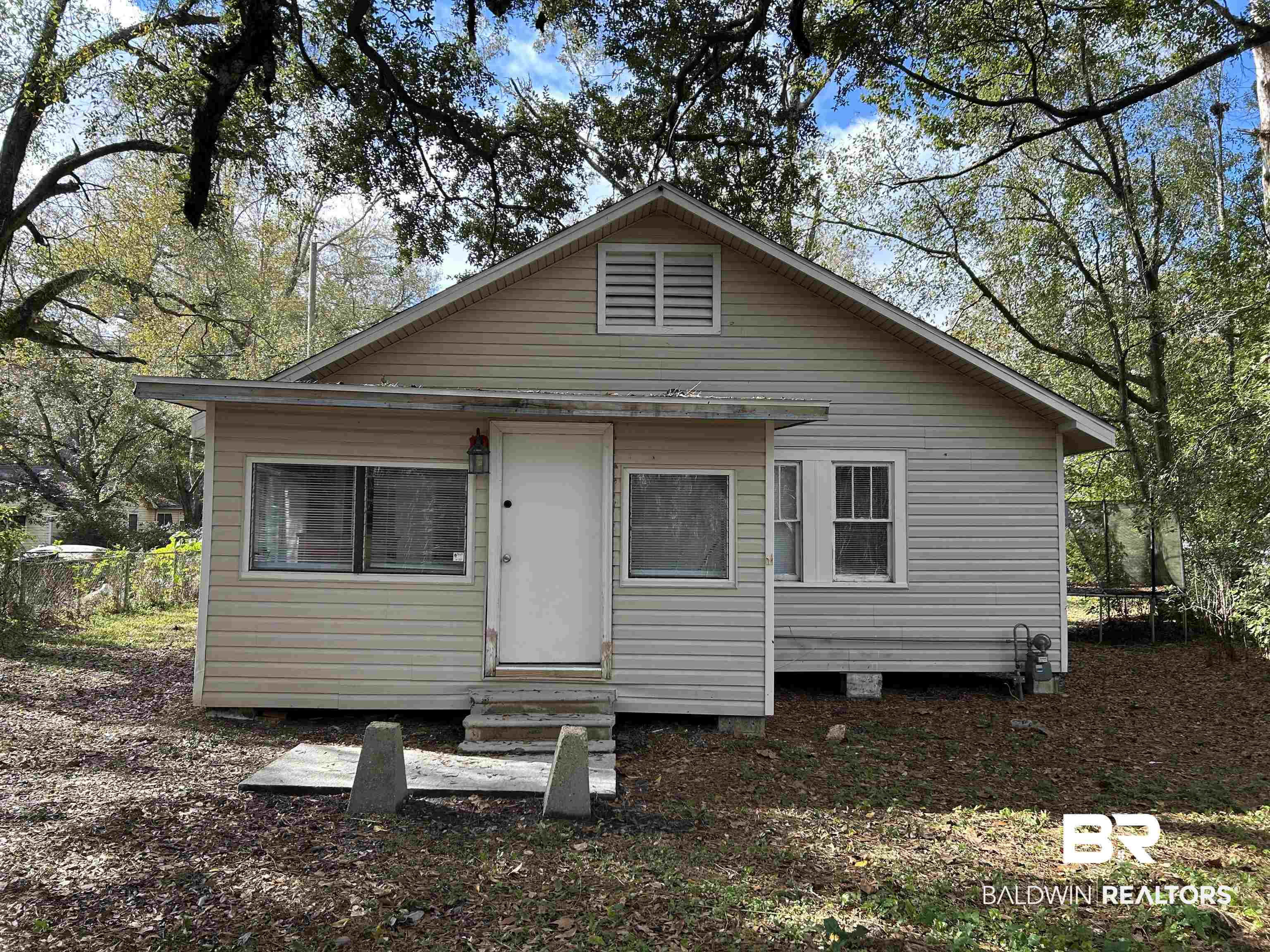 2119 Hoppin Street Mobile, AL 36605 - Photo 5 of 23 View of rear view of property