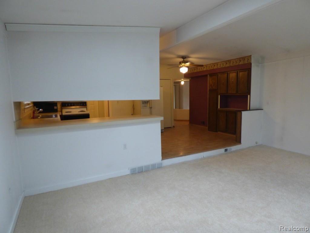 43132 Hanford Road Canton, MI 48187 - Photo 16 of 37 P1110650.jpg
