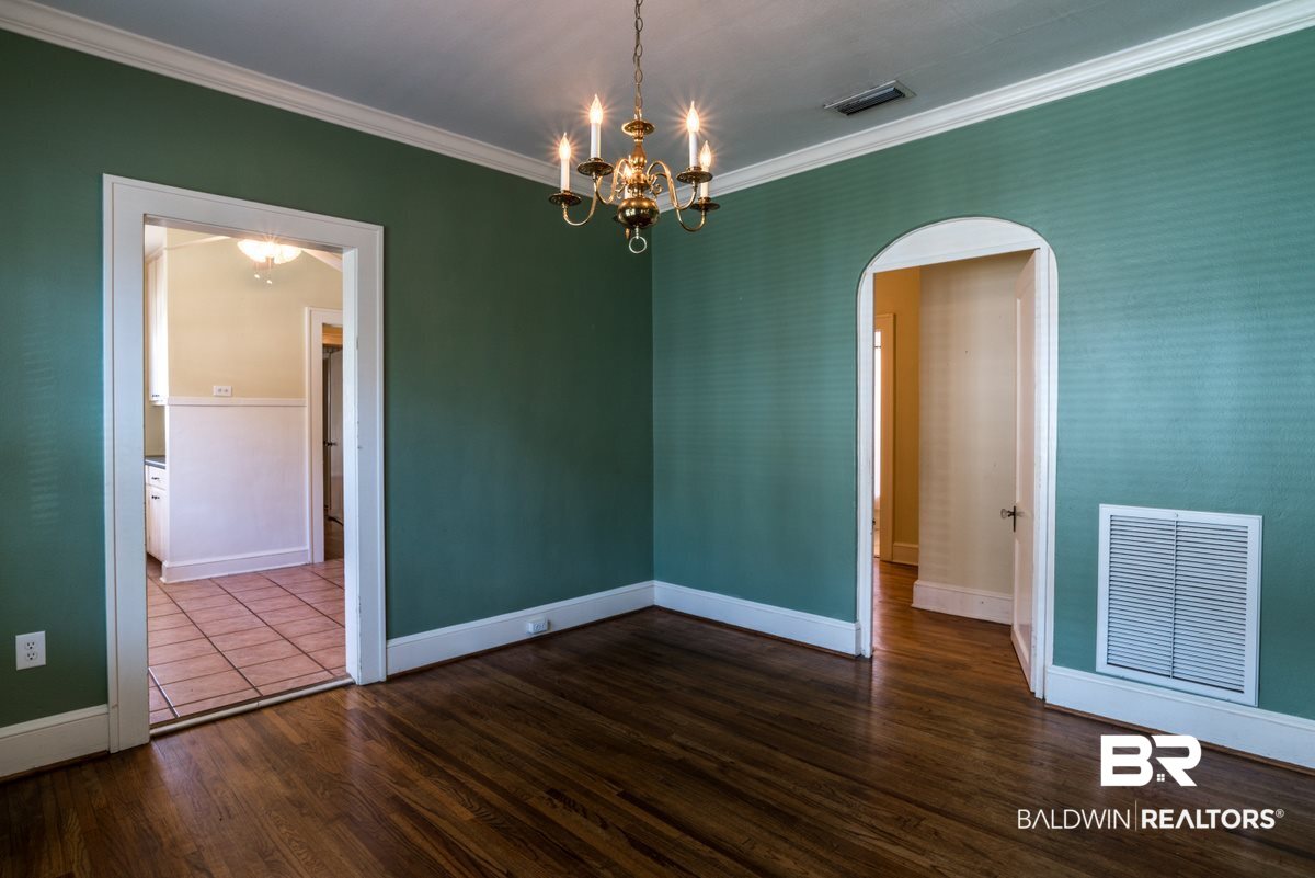 1908 Old Government Street Mobile, AL 36606 - Photo 7 of 32 Dining Room