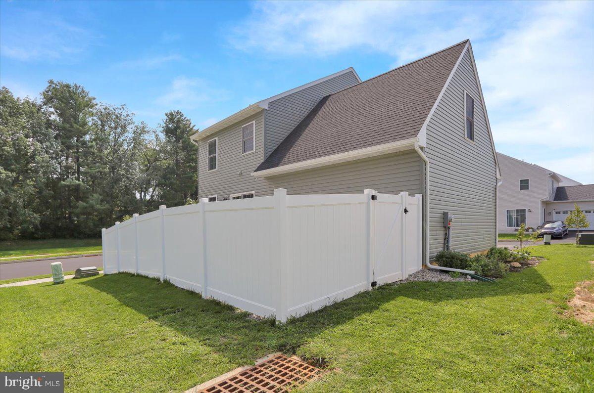 116 Meadows Bend Lititz, PA 17543 - Photo 6 of 37 Gallery Image 6