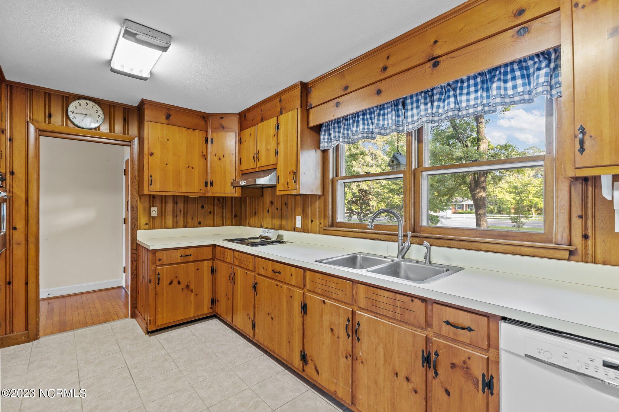3316 Country Club Road Morehead City, NC 28557 - Photo 24 of 50 24-web-or-mls-_S3A0679