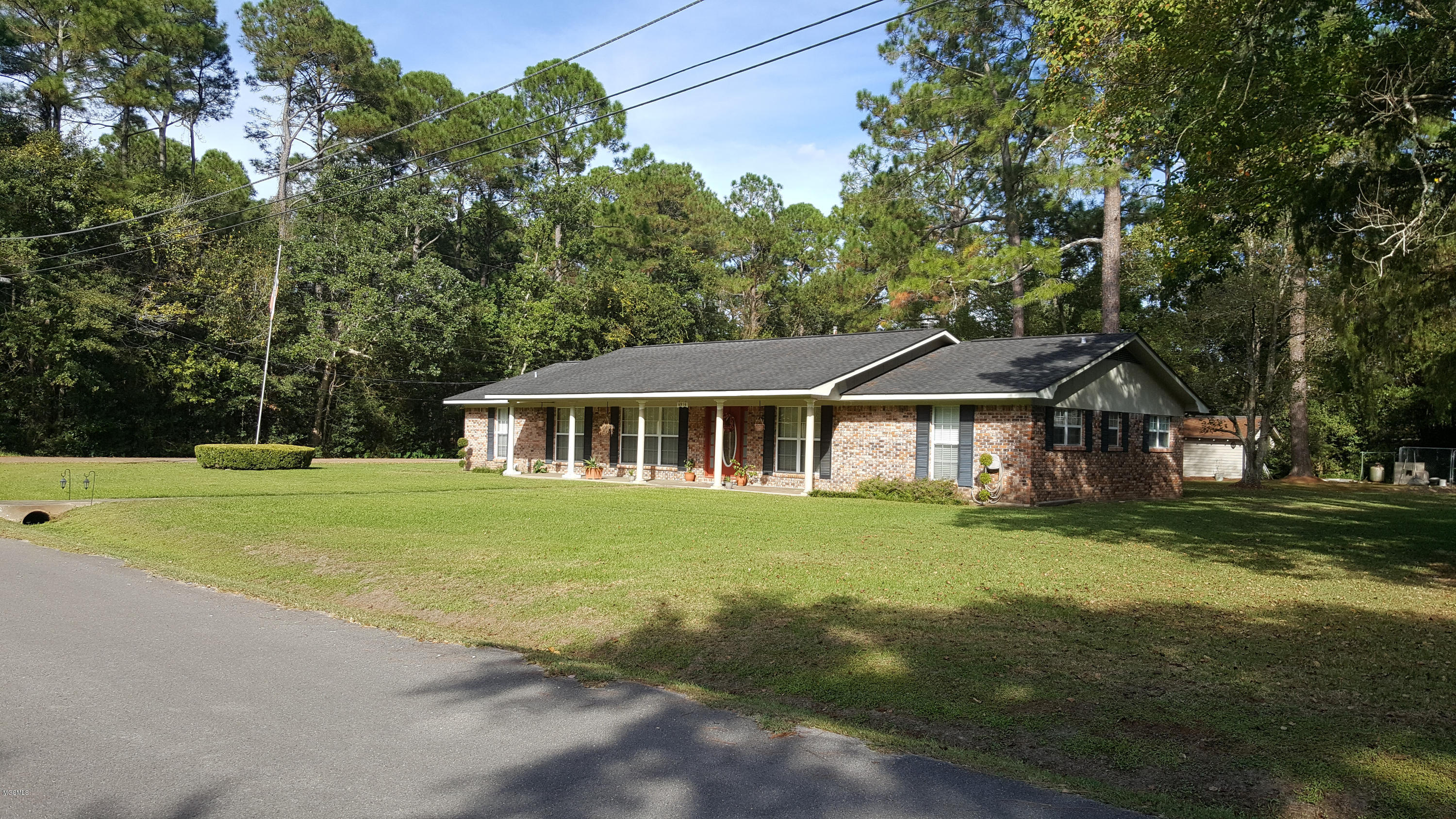 6916 Springwater Street Moss Point, MS 39563 - Photo 1 of 47 20161014_152725