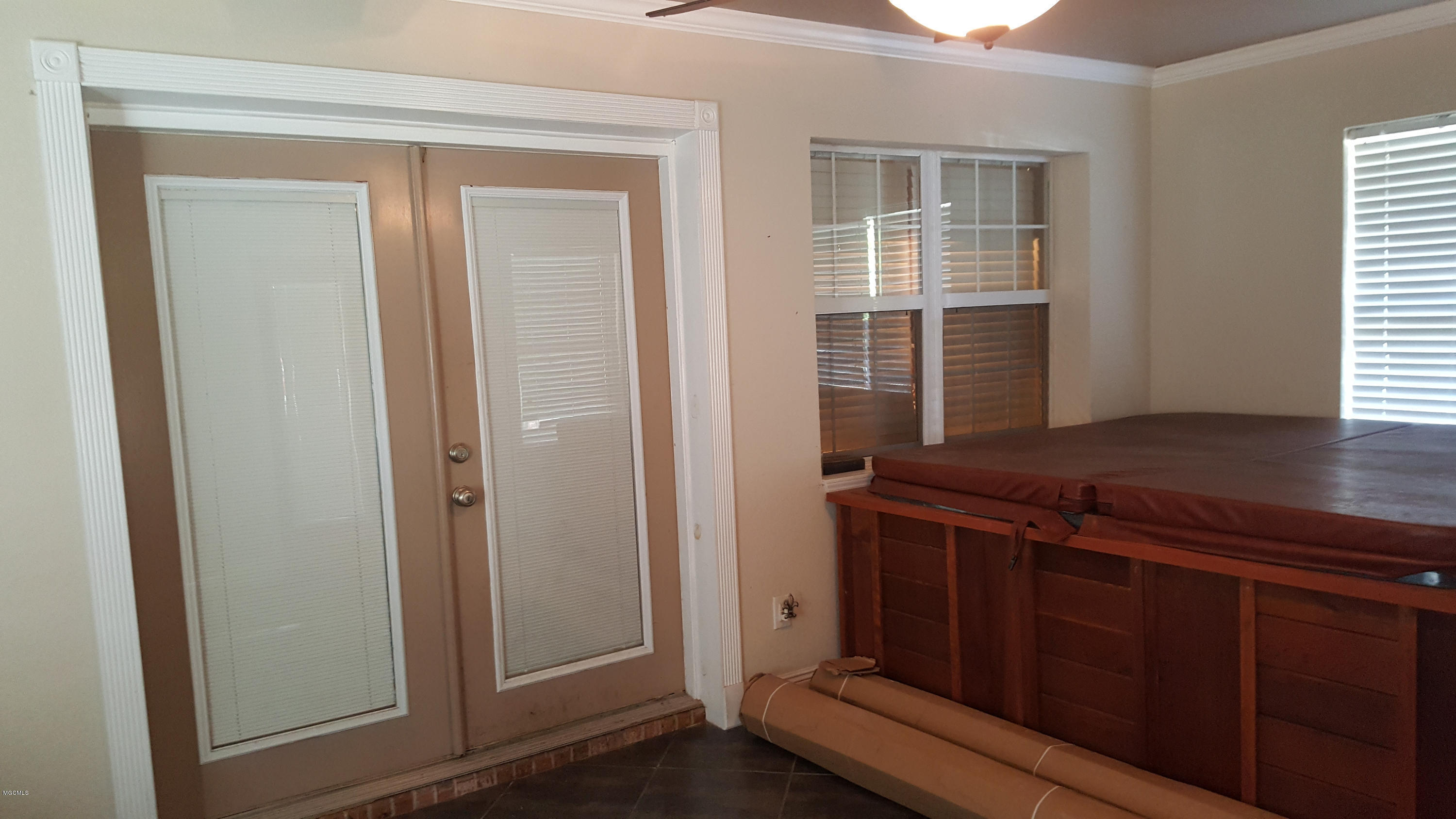 6916 Springwater Street Moss Point, MS 39563 - Photo 12 of 47 20161014_153331