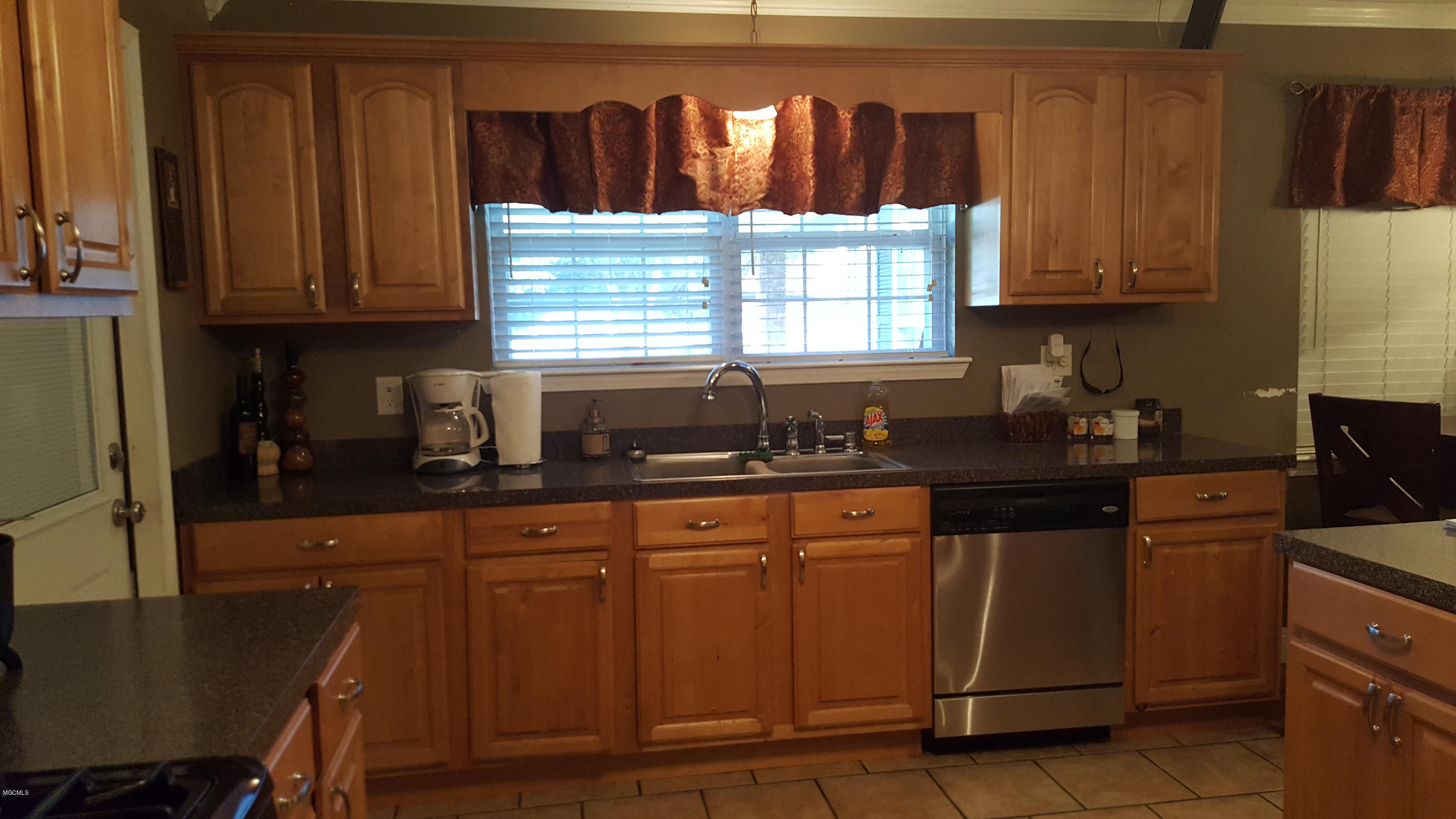 6916 Springwater Street Moss Point, MS 39563 - Photo 29 of 47 20161014_154552