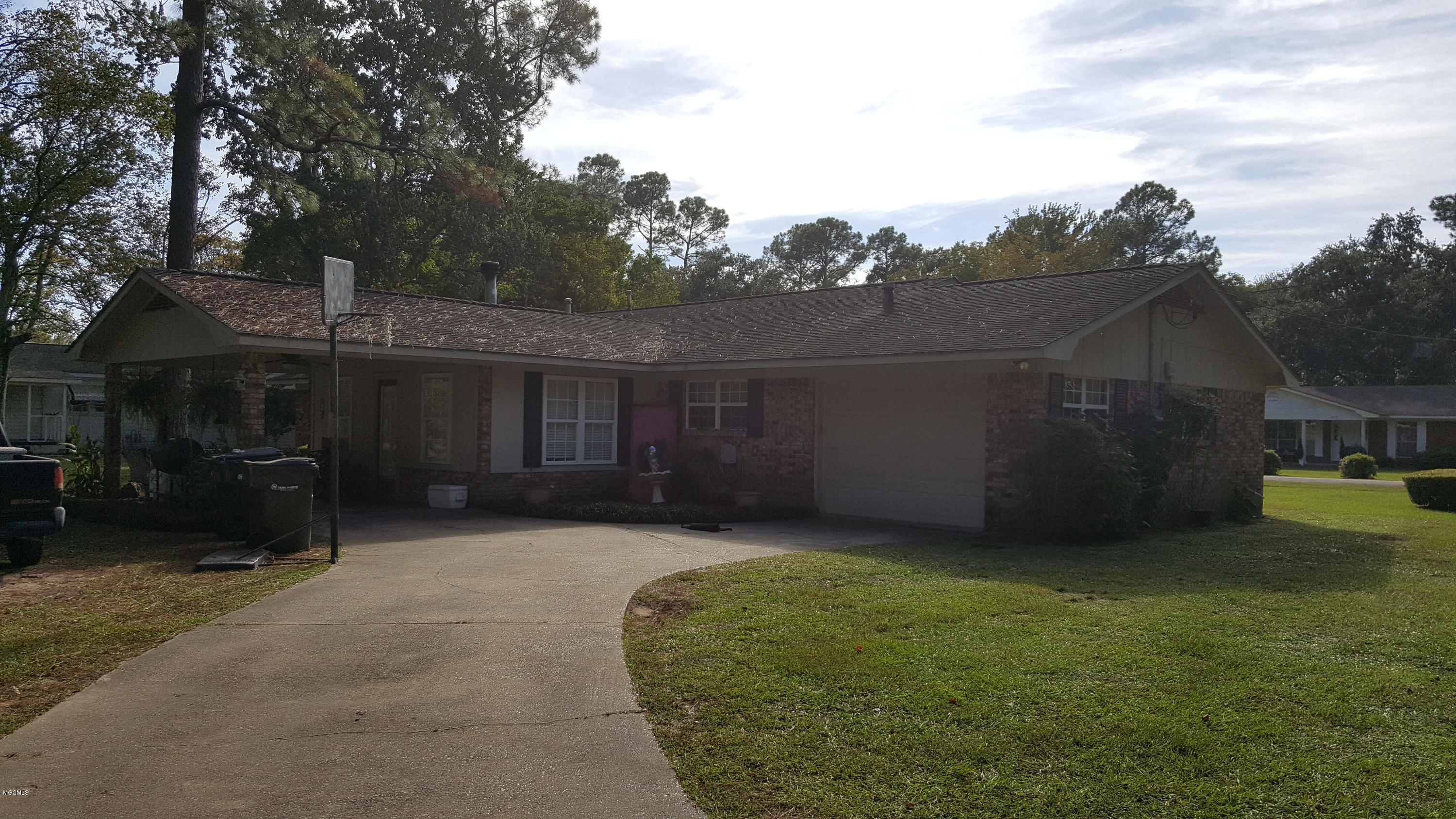6916 Springwater Street Moss Point, MS 39563 - Photo 6 of 47 20161014_152952