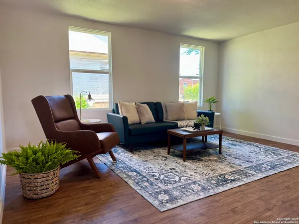 $207,500 | 419 West Culberson Avenue, Sabinal, TX 78881