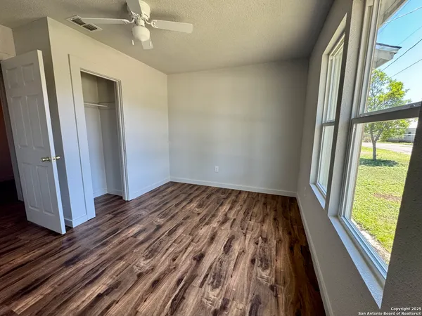 $207,500 | 419 West Culberson Avenue, Sabinal, TX 78881