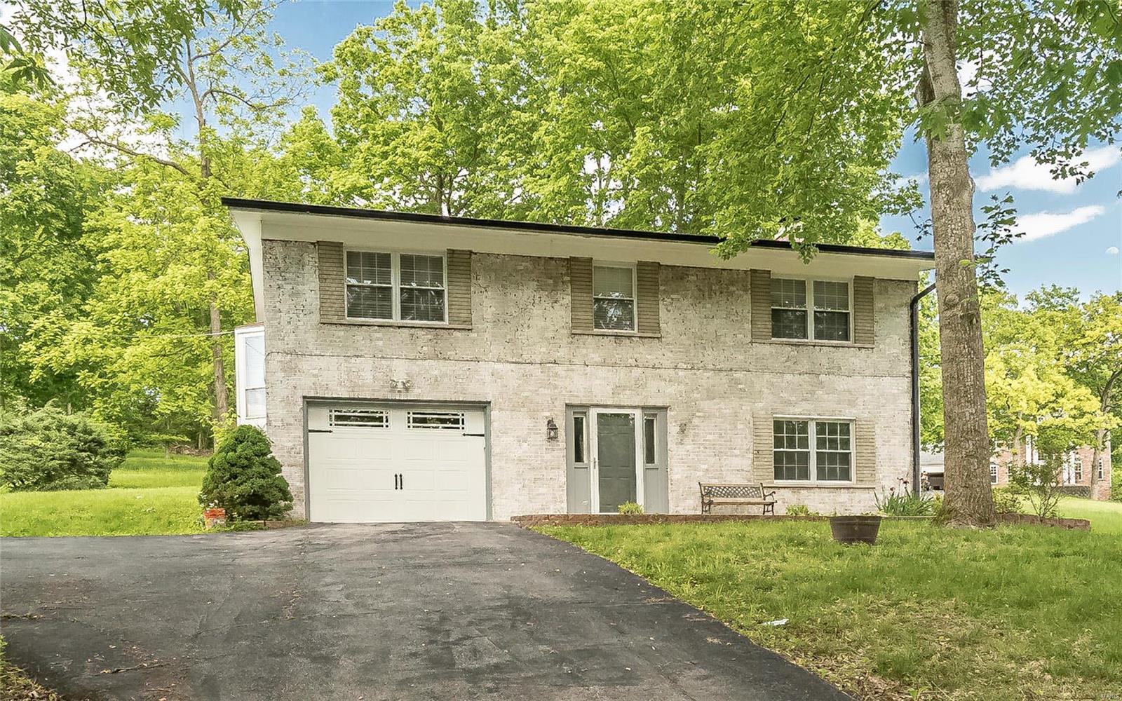 6338 Heintz Road St. Louis, MO 63129 - Photo 1 of 35 Gallery Image 1