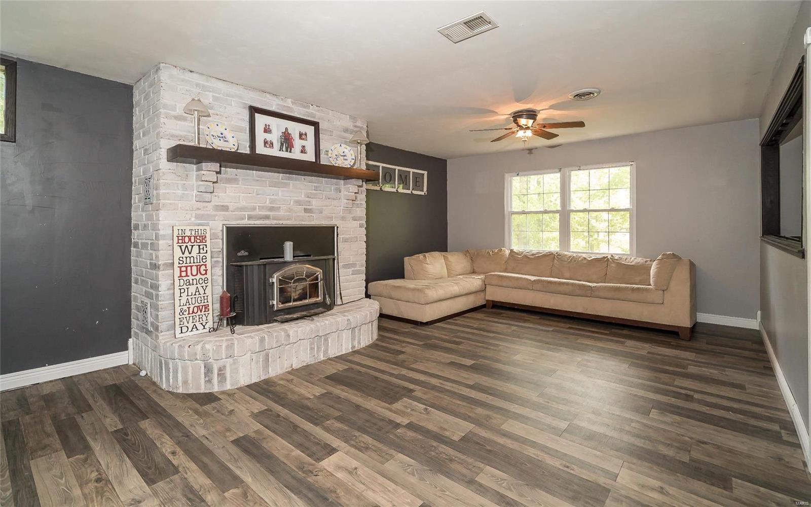 6338 Heintz Road St. Louis, MO 63129 - Photo 4 of 35 Gallery Image 4