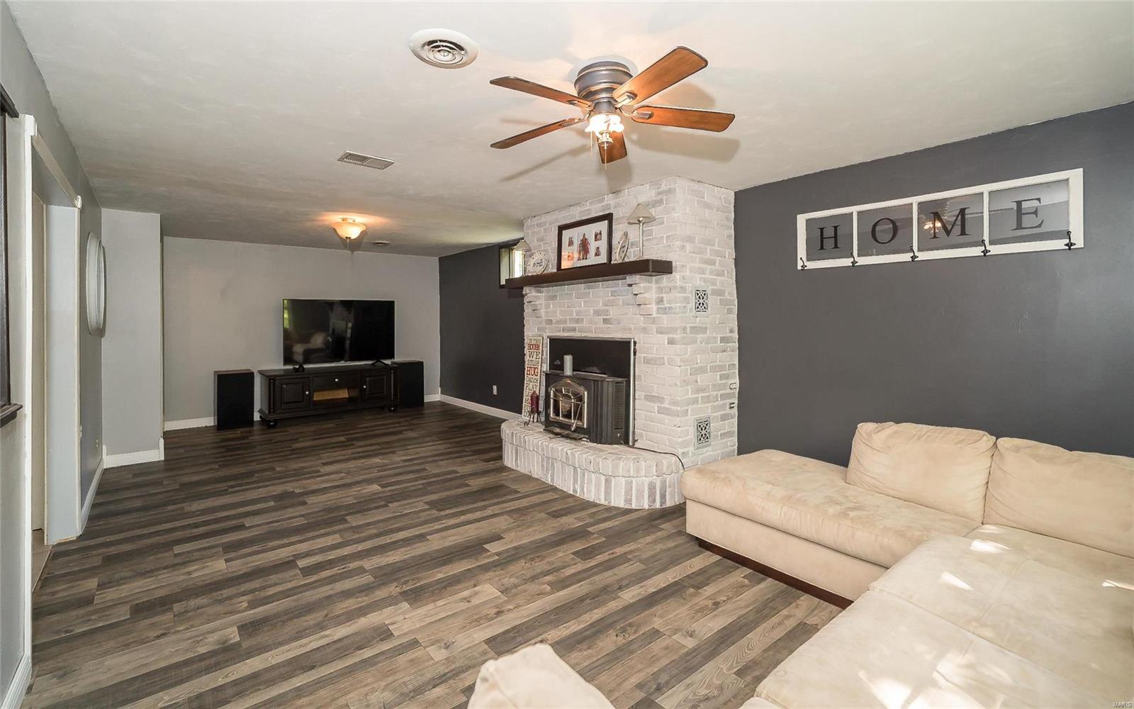 6338 Heintz Road St. Louis, MO 63129 - Photo 5 of 35 Gallery Image 5