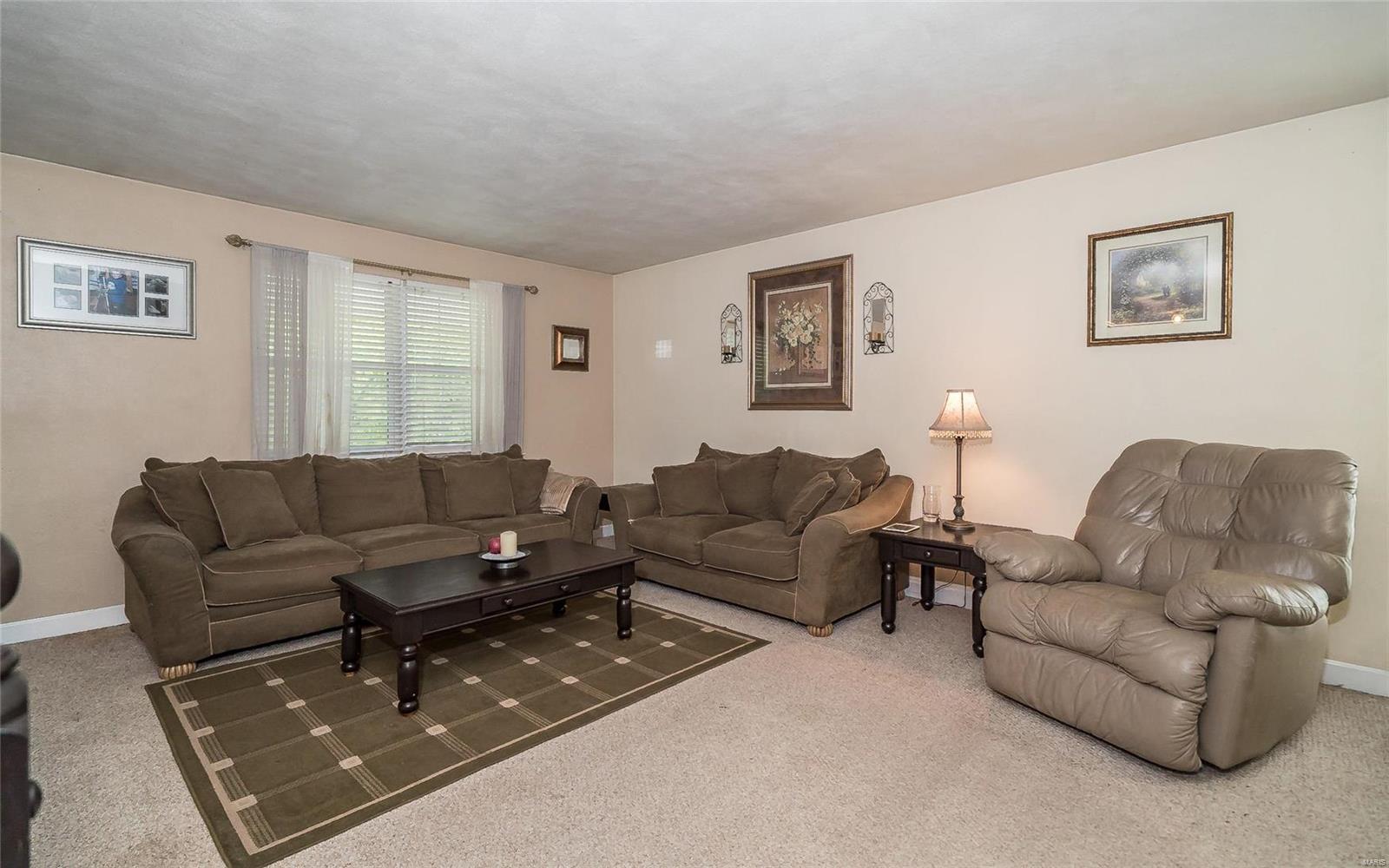 6338 Heintz Road St. Louis, MO 63129 - Photo 9 of 35 Gallery Image 9
