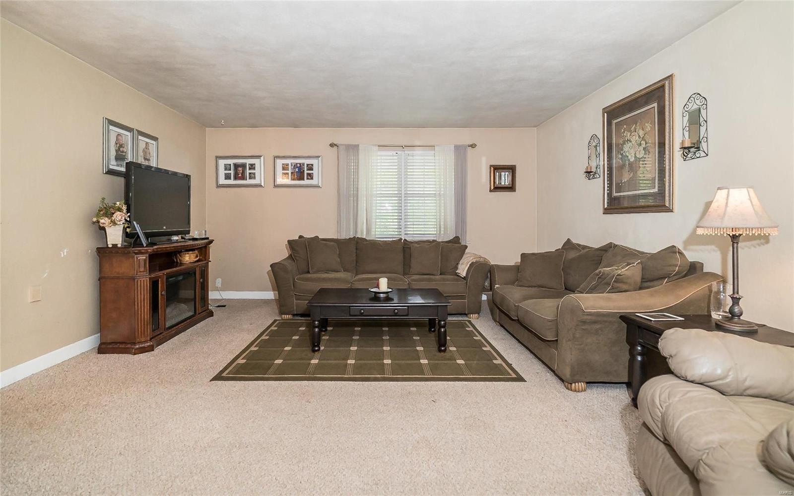 6338 Heintz Road St. Louis, MO 63129 - Photo 10 of 35 Gallery Image 10