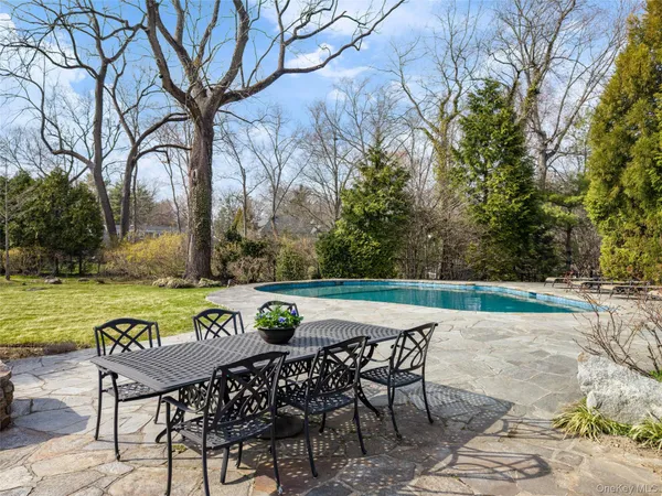 $2,695,000 | 18 Tamarac Trail, Harrison, NY 10528