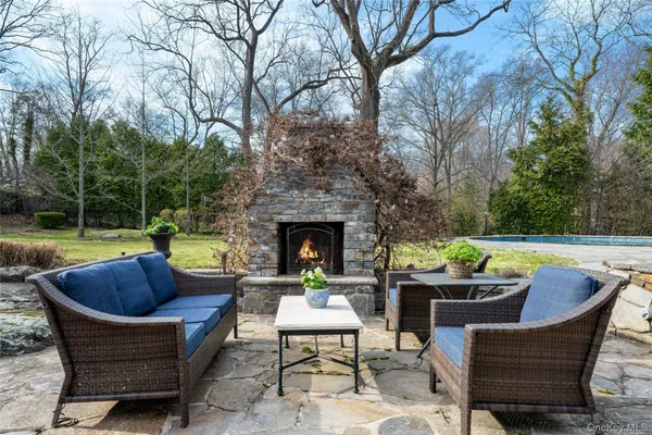 $2,695,000 | 18 Tamarac Trail, Harrison, NY 10528