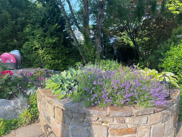 $2,695,000 | 18 Tamarac Trail, Harrison, NY 10528