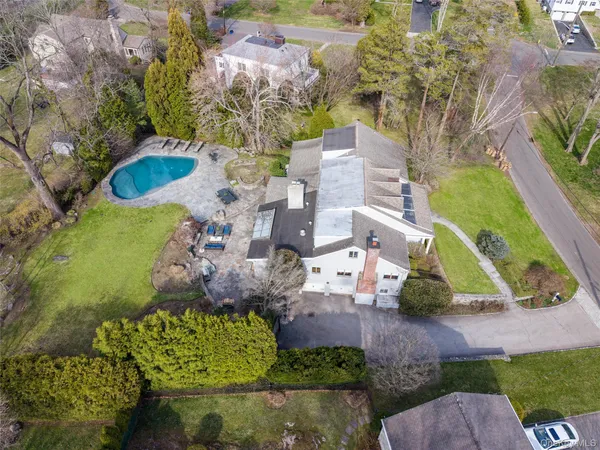 $2,695,000 | 18 Tamarac Trail, Harrison, NY 10528