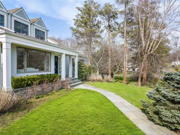 $2,695,000 | 18 Tamarac Trail, Harrison, NY 10528