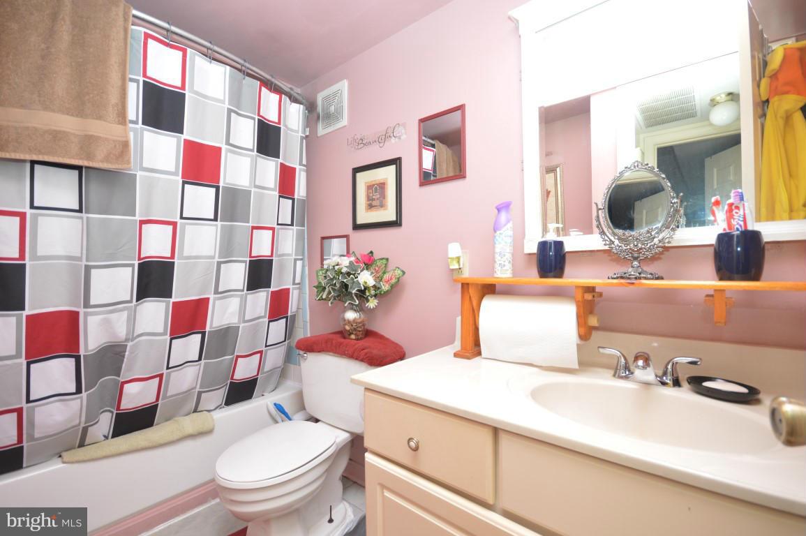 7948 Brighton Way Manassas, VA 20109 - Photo 5 of 8 Bath